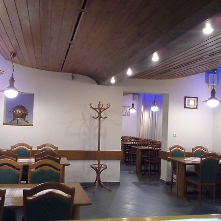 Hotel Laguna Ceske Budejovice Luaran gambar