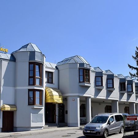 Hotel Laguna Ceske Budejovice Luaran gambar